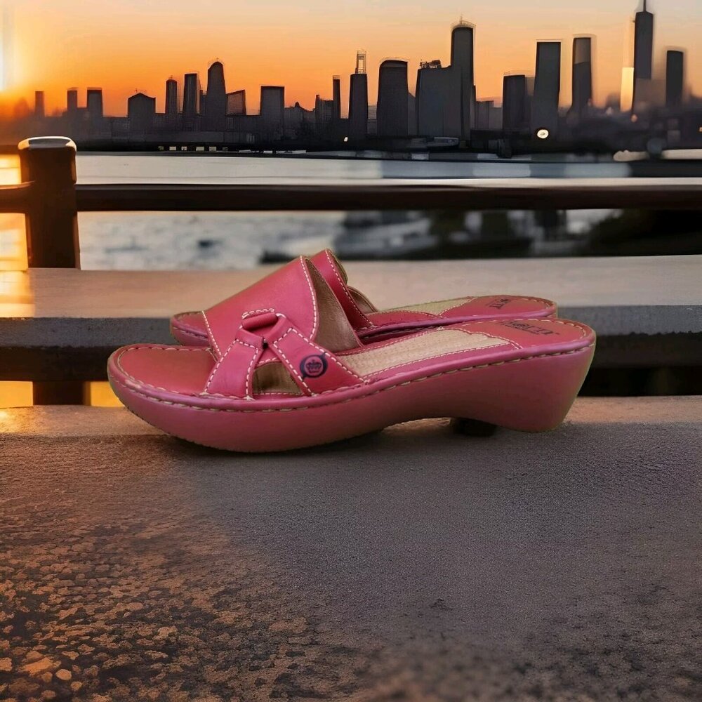 ✅Born W1741 Red Leather Slide Wedge Sandals Women's  9 M/W Hand Crafted Footwear